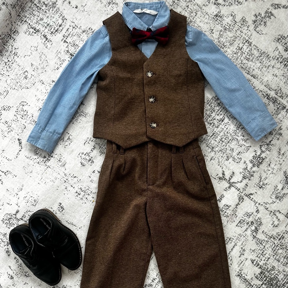 Banana Republic Brown Vest with Blue Accent